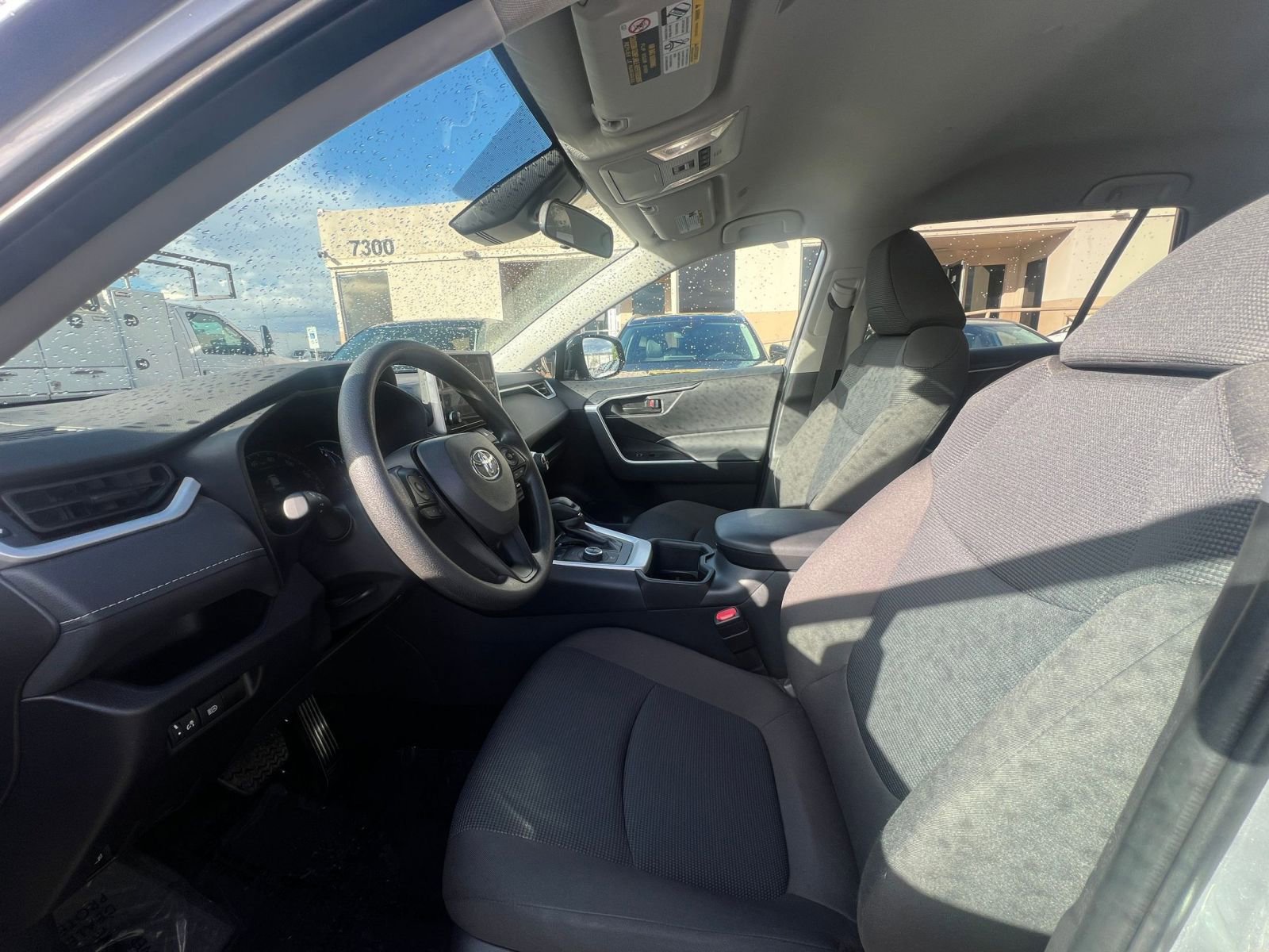 Thumbnail: 2025 Toyota RAV4 - 27