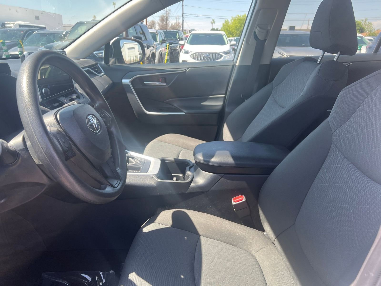 2024 Toyota RAV4 XLE 27