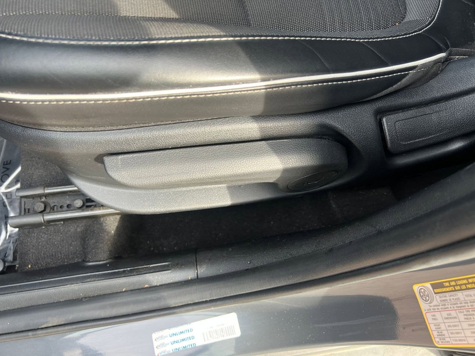 Thumbnail: 2023 Hyundai Venue - 23