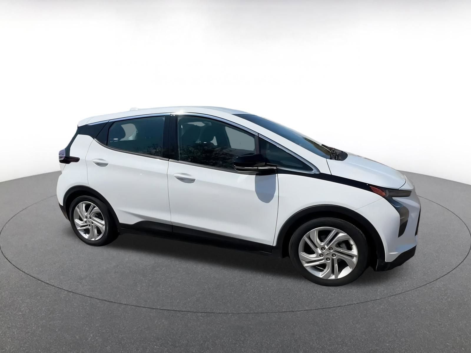 Thumbnail: 2023 Chevrolet Bolt EV - 2
