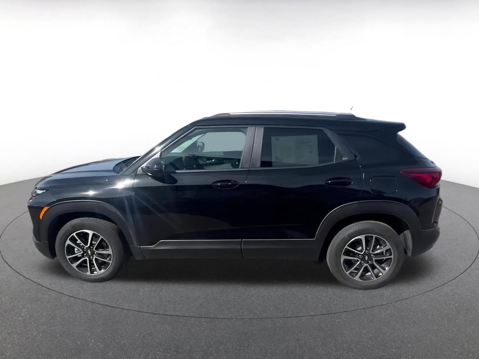 Thumbnail: 2025 Chevrolet TrailBlazer - 9