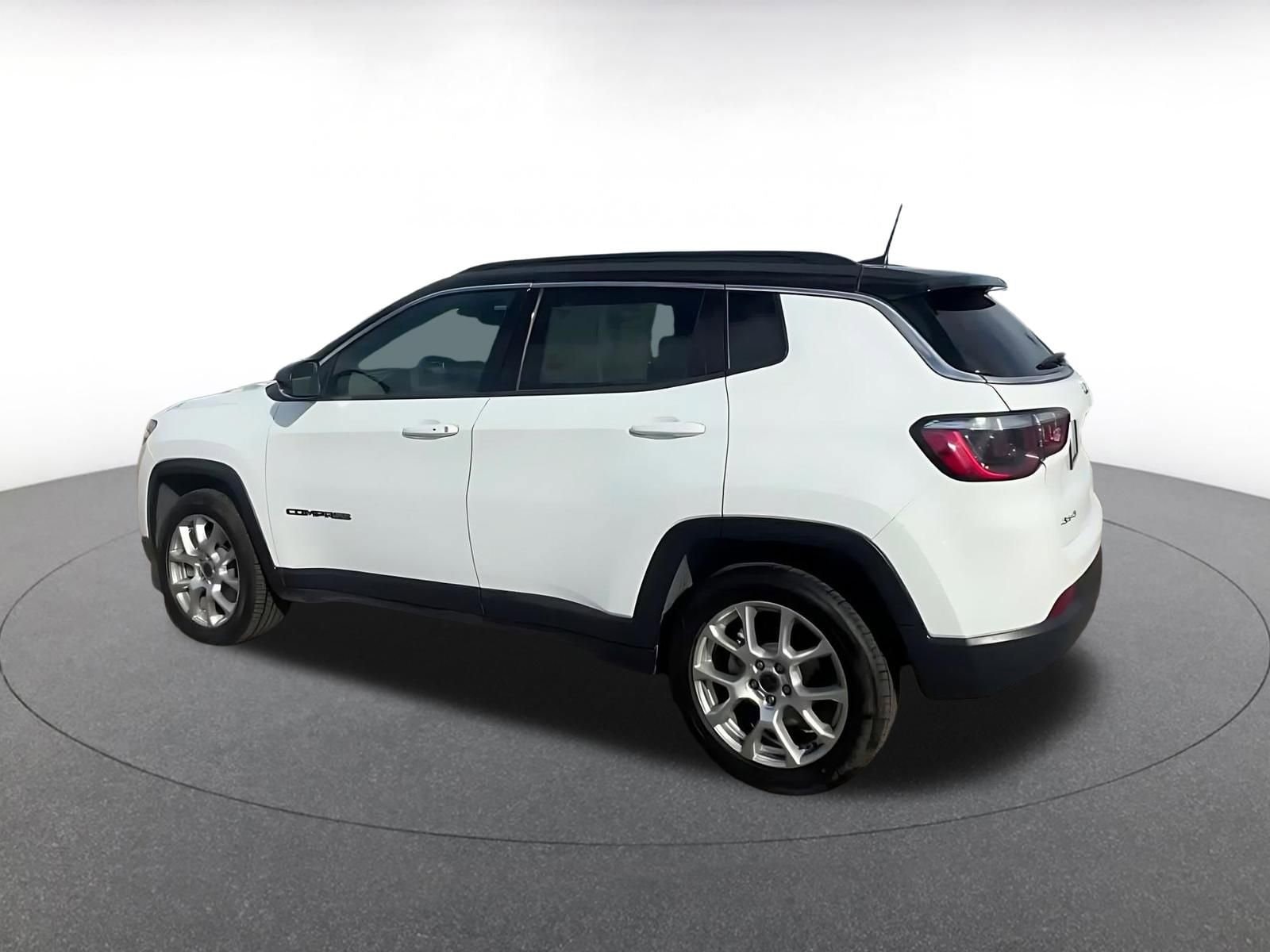 Thumbnail: 2025 Jeep Compass - 9