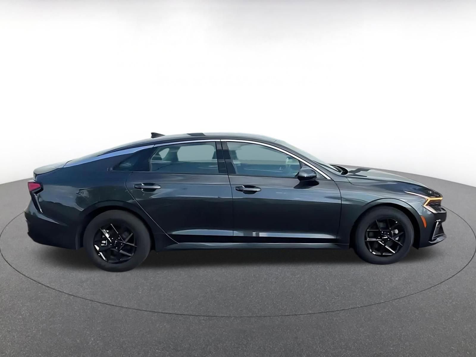 Thumbnail: 2025 Kia K5 - 16