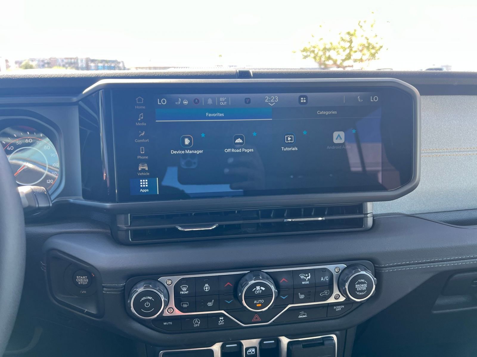 Thumbnail: 2025 Jeep Wrangler - 18