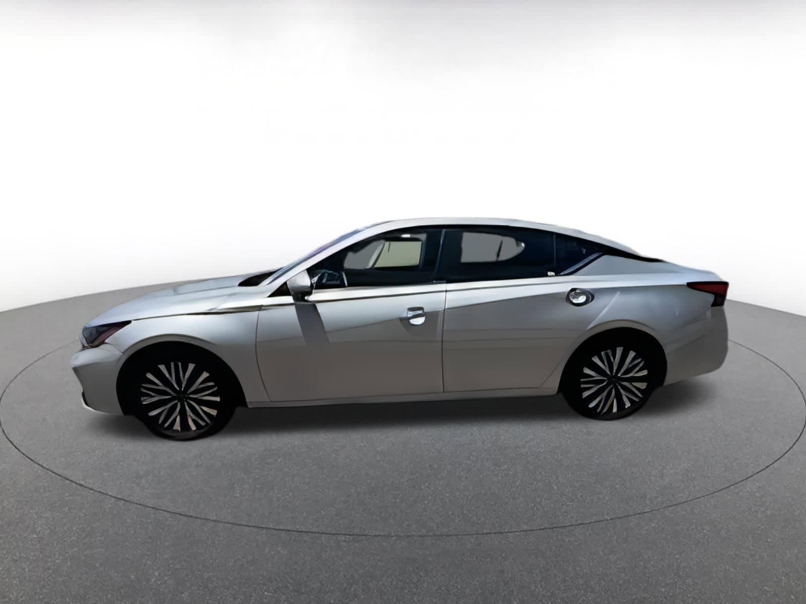 Thumbnail: 2023 Nissan Altima - 4