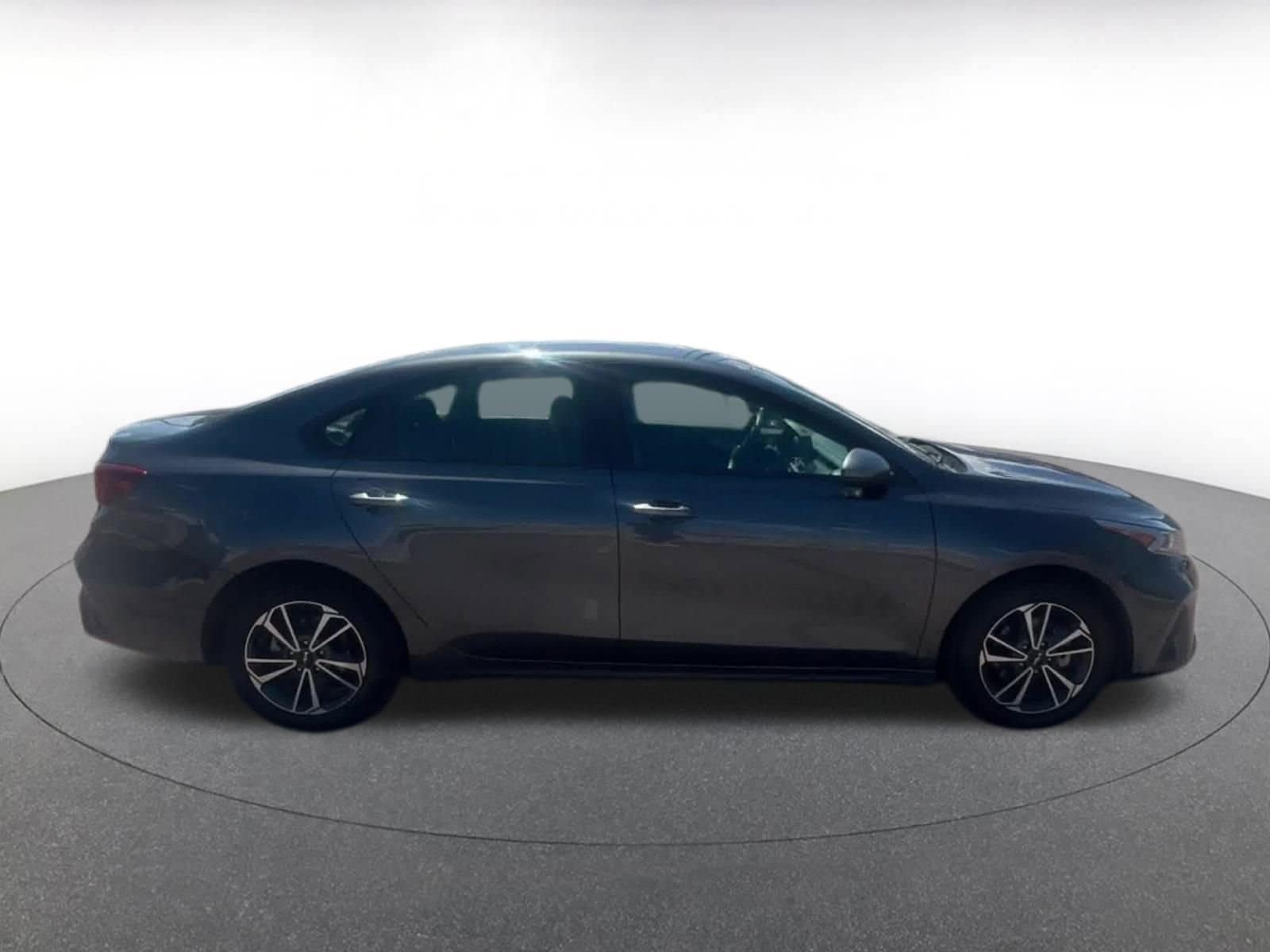 Thumbnail: 2024 Kia Forte - 16