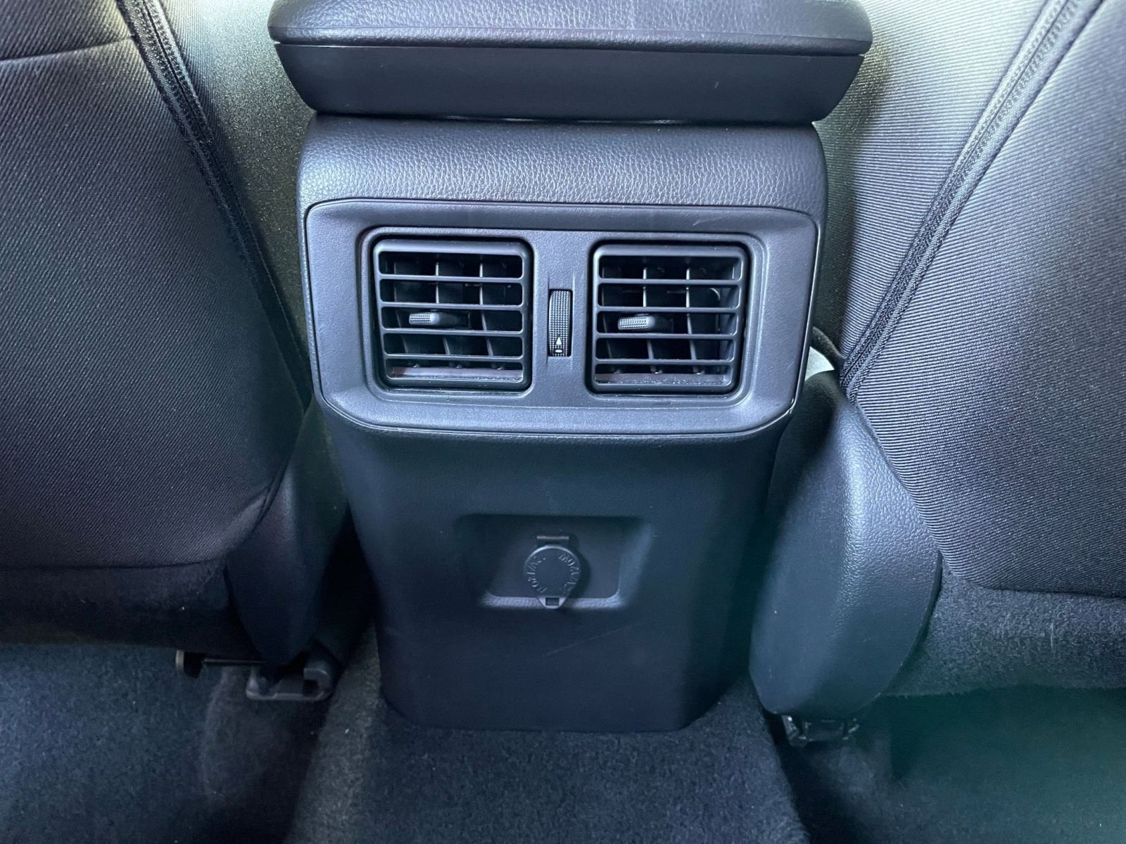 Thumbnail: 2025 Toyota RAV4 - 23