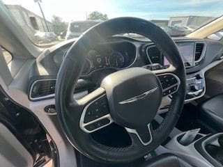 Thumbnail: 2023 Chrysler Pacifica - 16