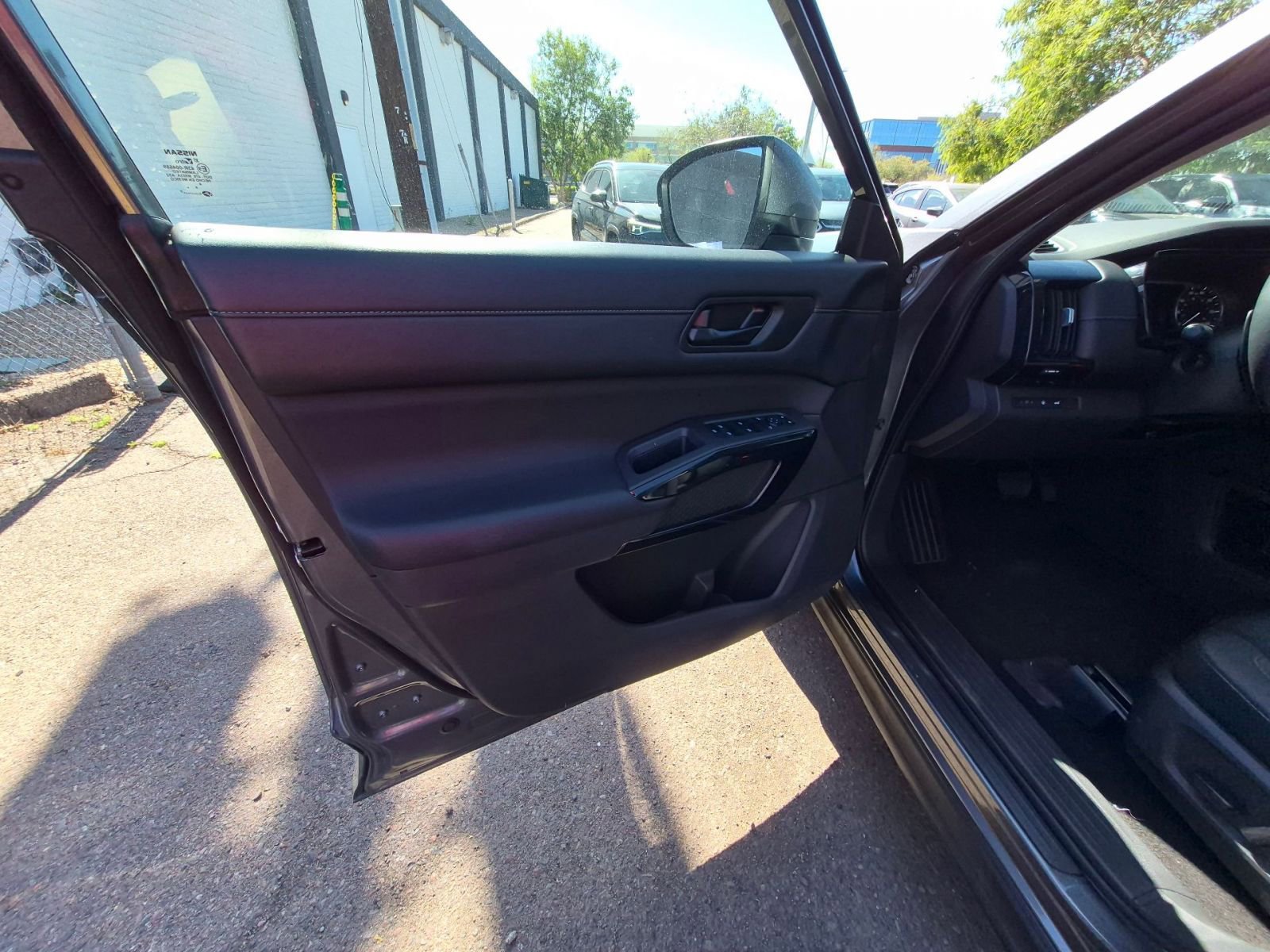 Thumbnail: 2025 Nissan Pathfinder - 12