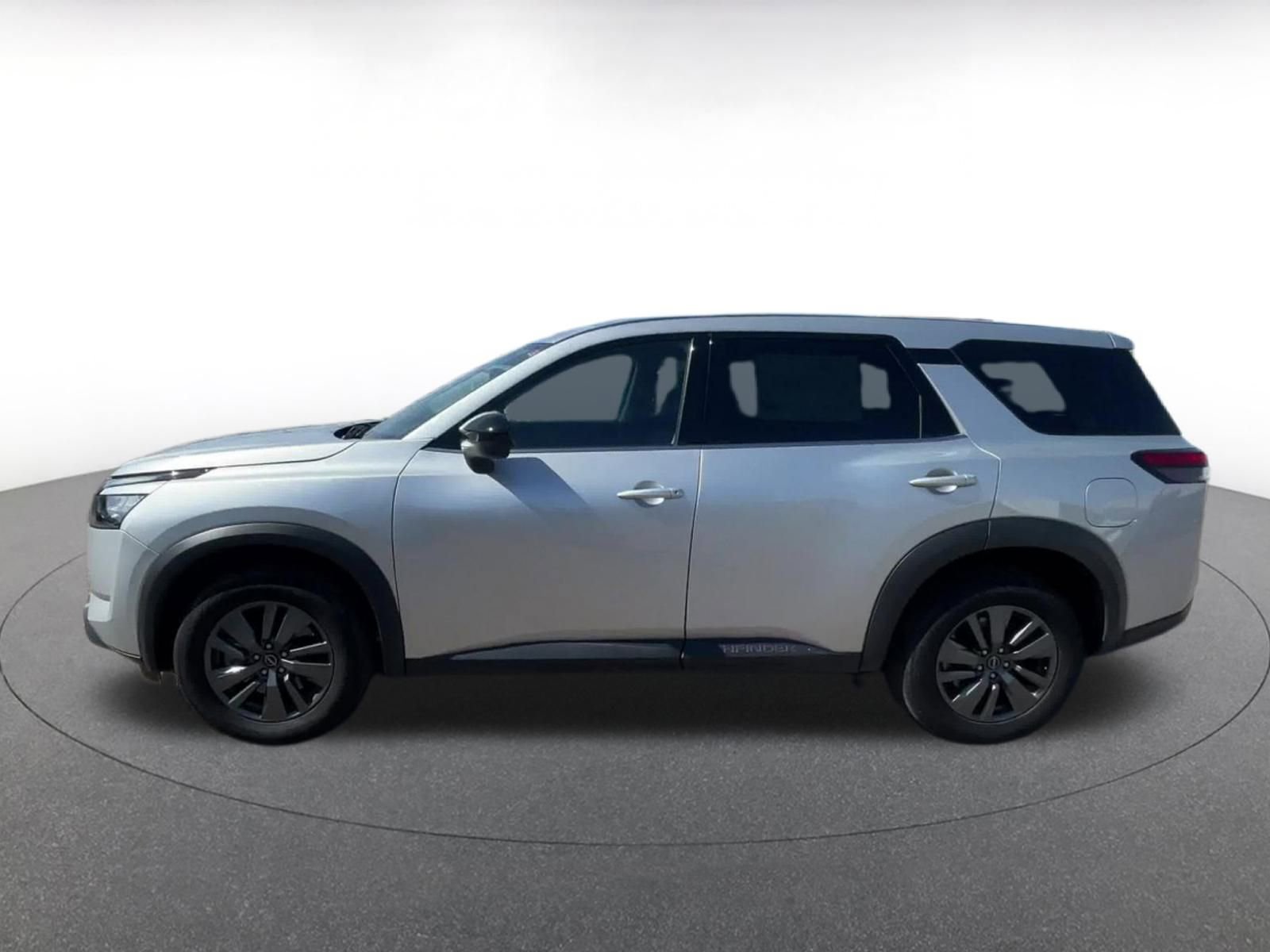 2024 Nissan Pathfinder S 8