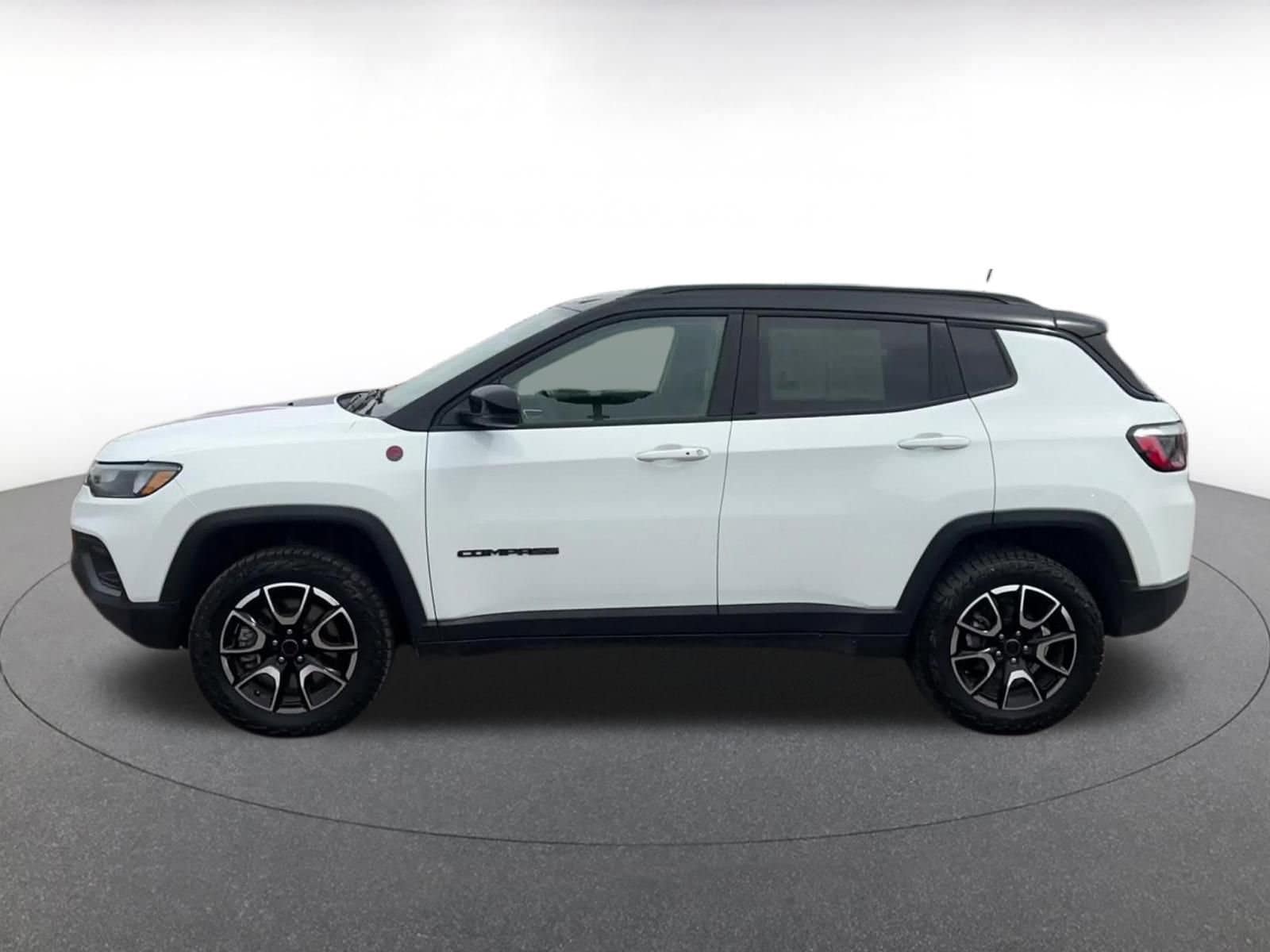 Thumbnail: 2025 Jeep Compass - 9