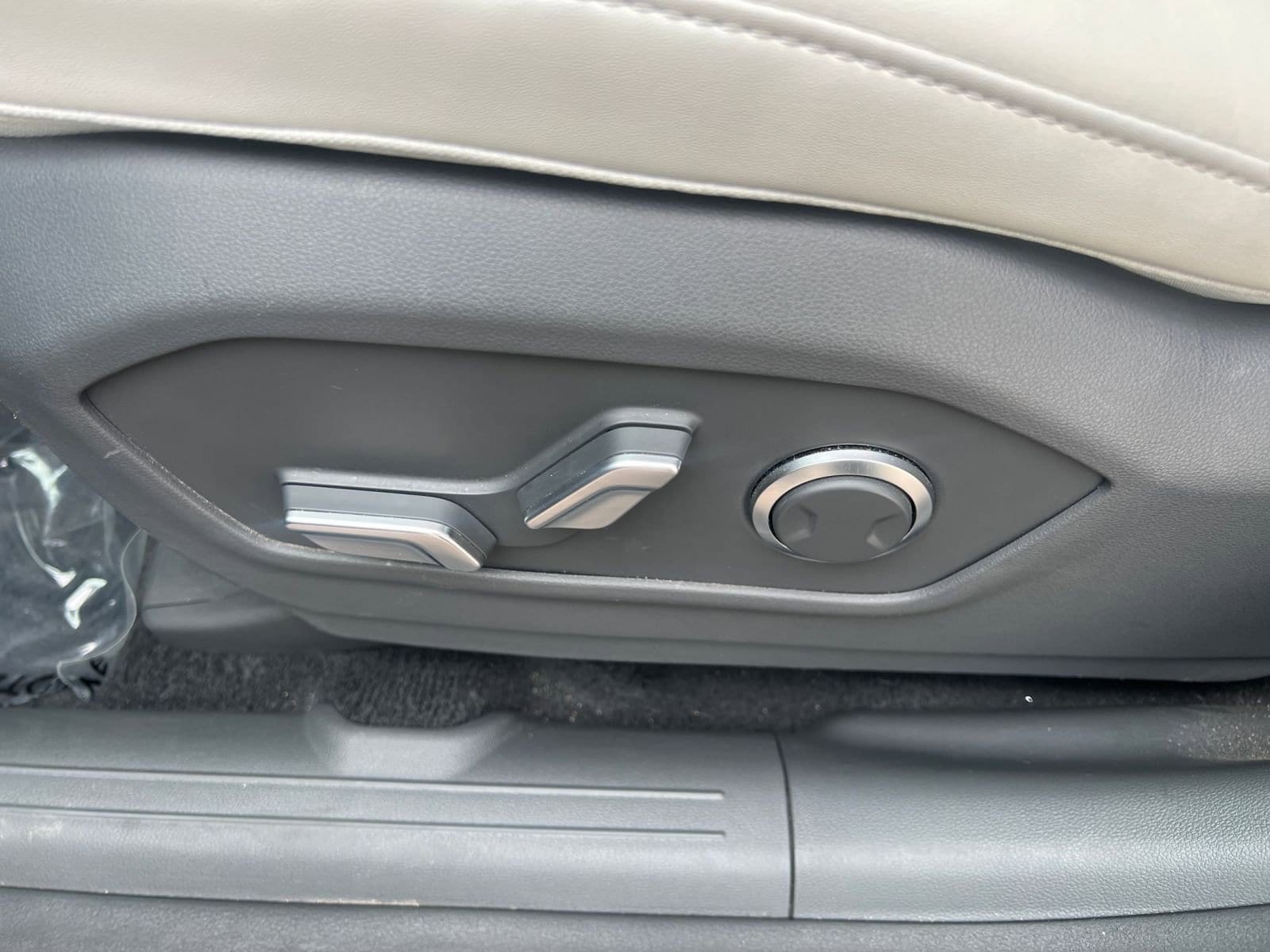 Thumbnail: 2025 Hyundai Santa Fe - 23