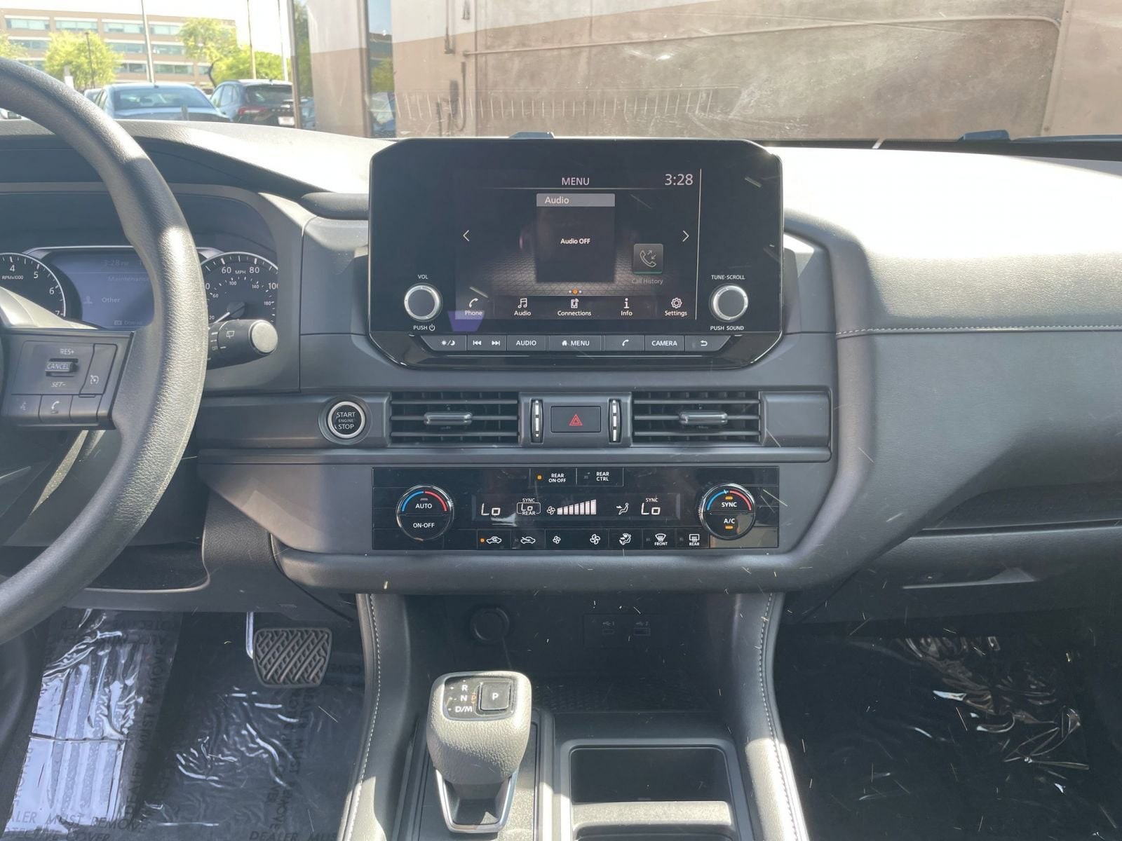2024 Nissan Pathfinder S 18