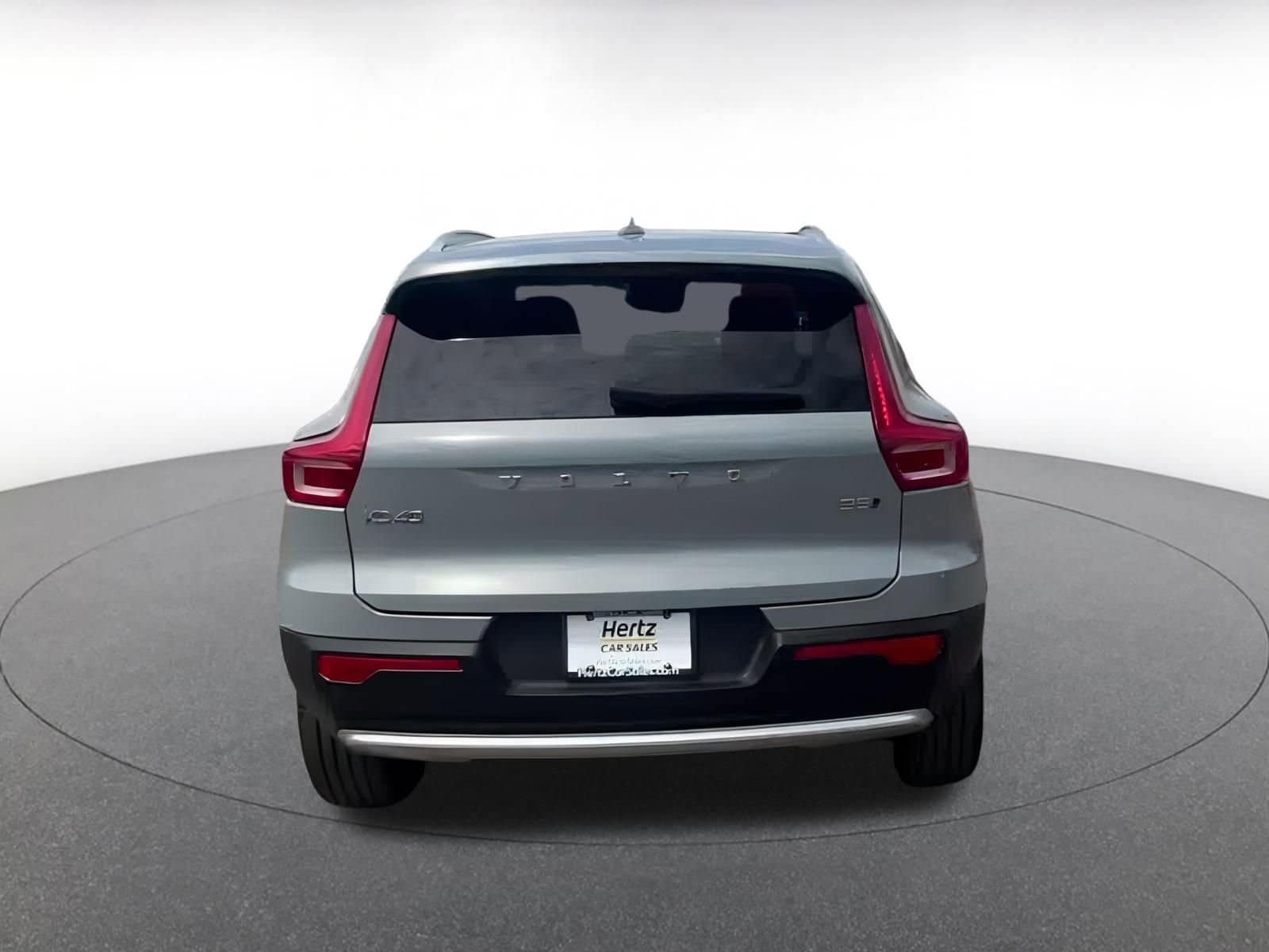 Thumbnail: 2024 Volvo XC40 - 12