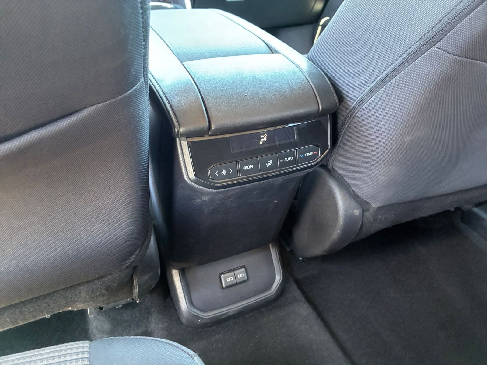 Thumbnail: 2025 Toyota Highlander - 24