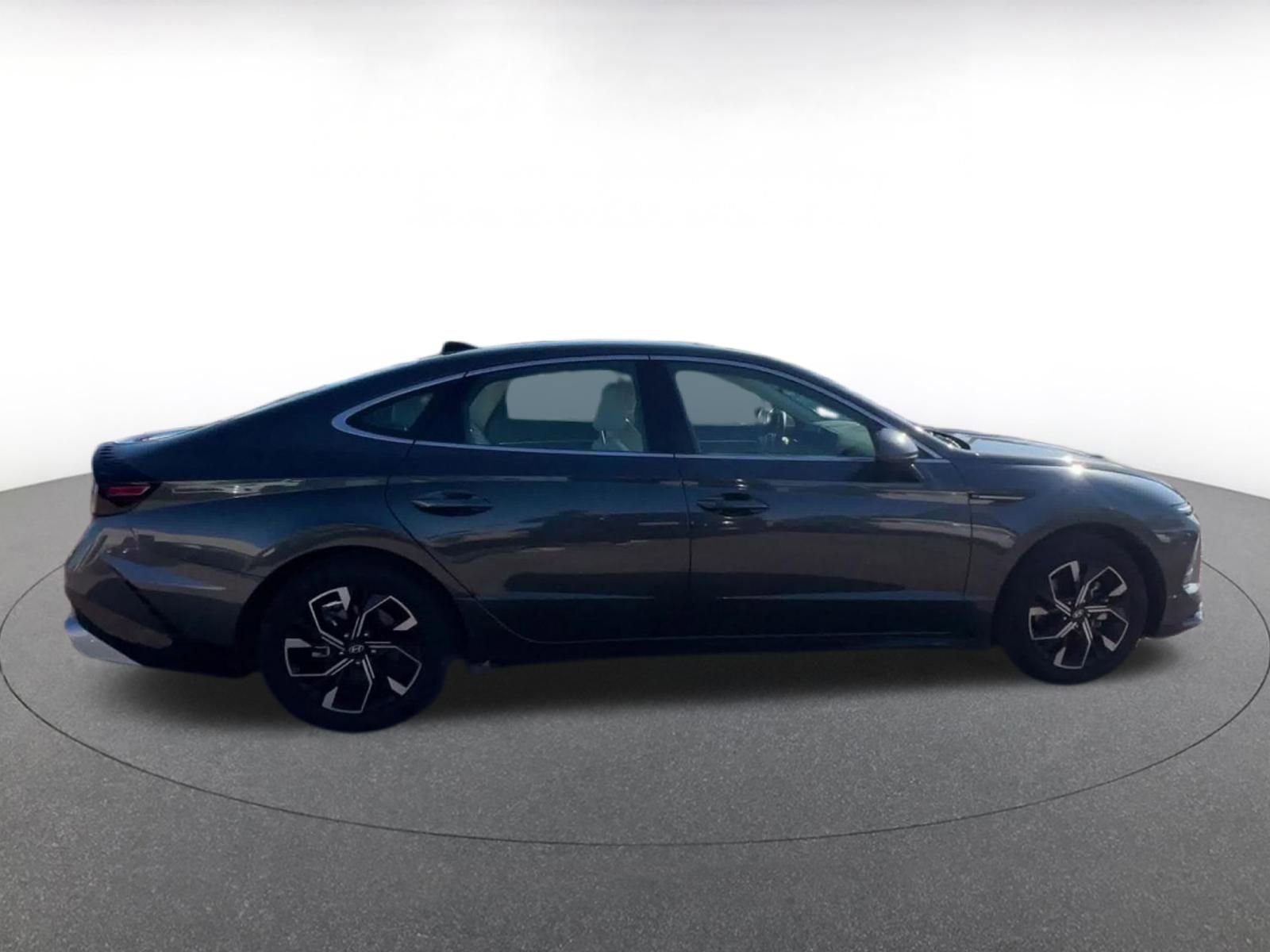 Thumbnail: 2025 Hyundai Sonata - 16