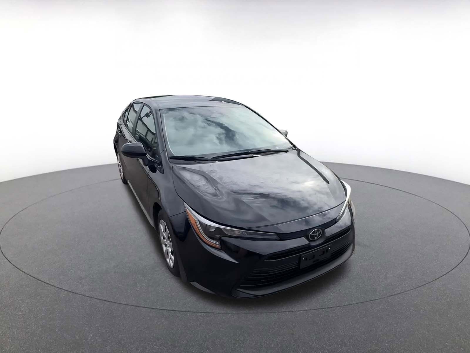 Thumbnail: 2025 Toyota Corolla - 3