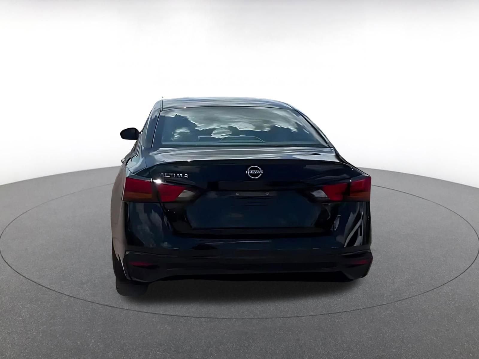 Thumbnail: 2024 Nissan Altima - 11