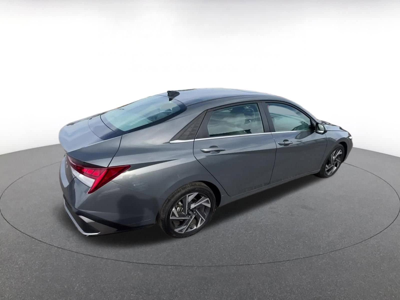 Thumbnail: 2025 Hyundai Elantra - 15