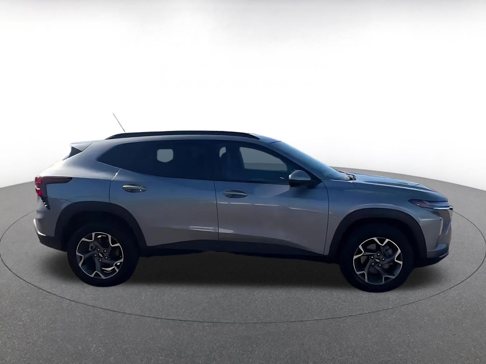 Thumbnail: 2025 Chevrolet Trax - 16