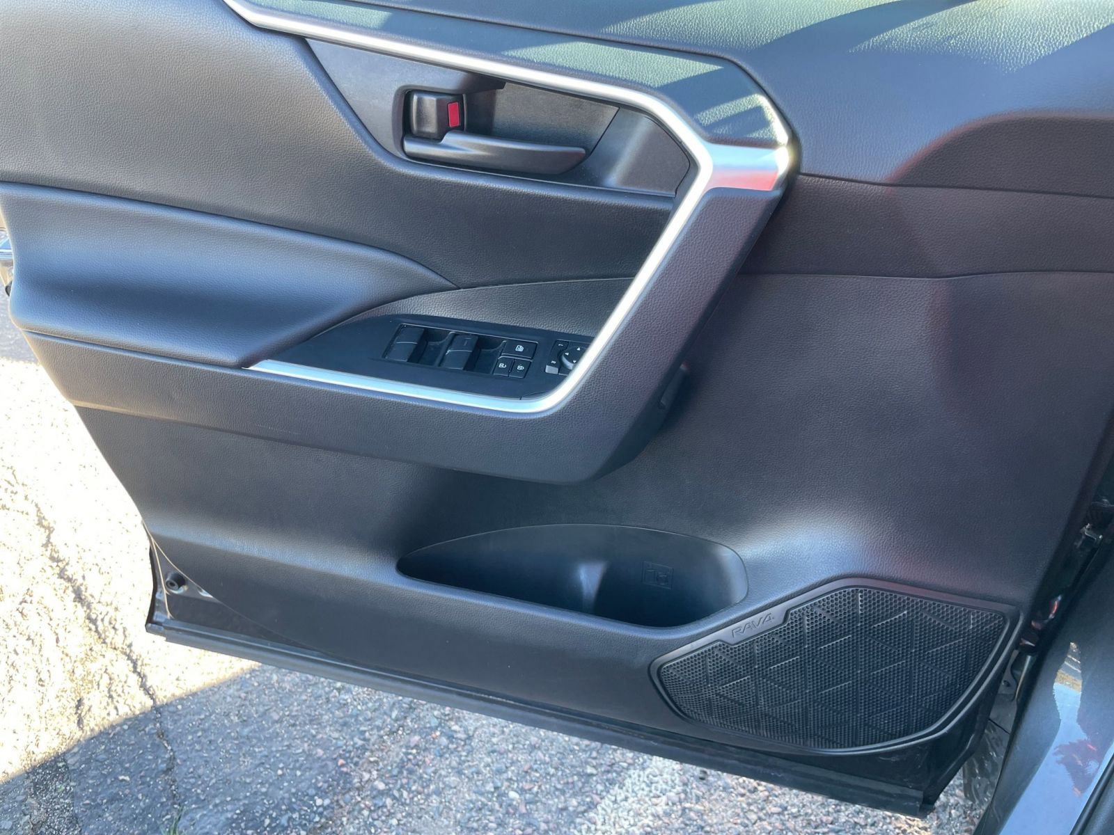 Thumbnail: 2025 Toyota RAV4 - 20