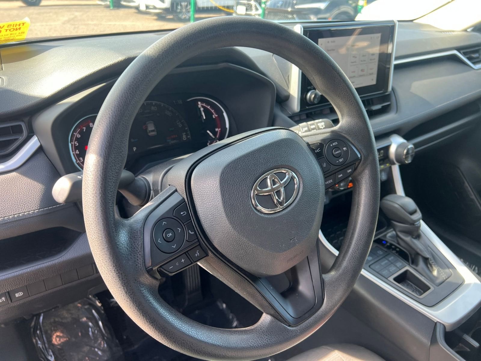 Thumbnail: 2025 Toyota RAV4 - 28