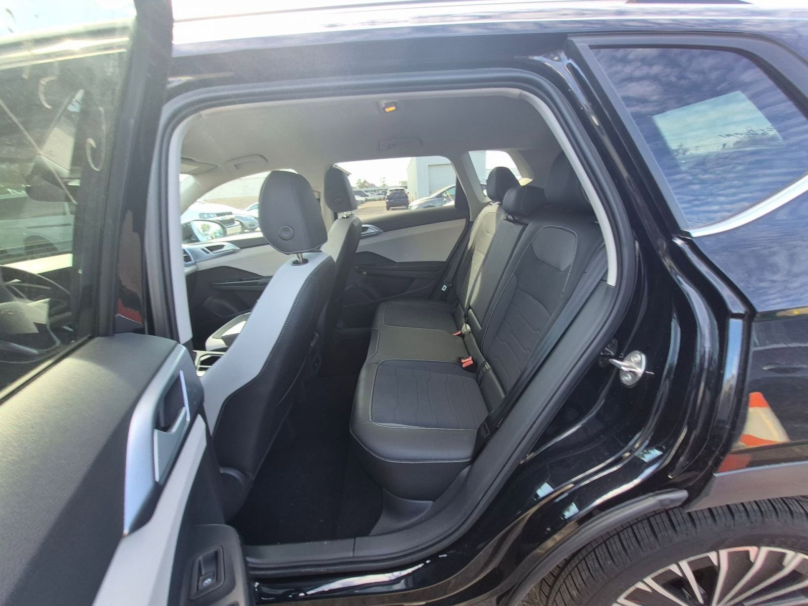 Thumbnail: 2025 Volkswagen Taos - 11