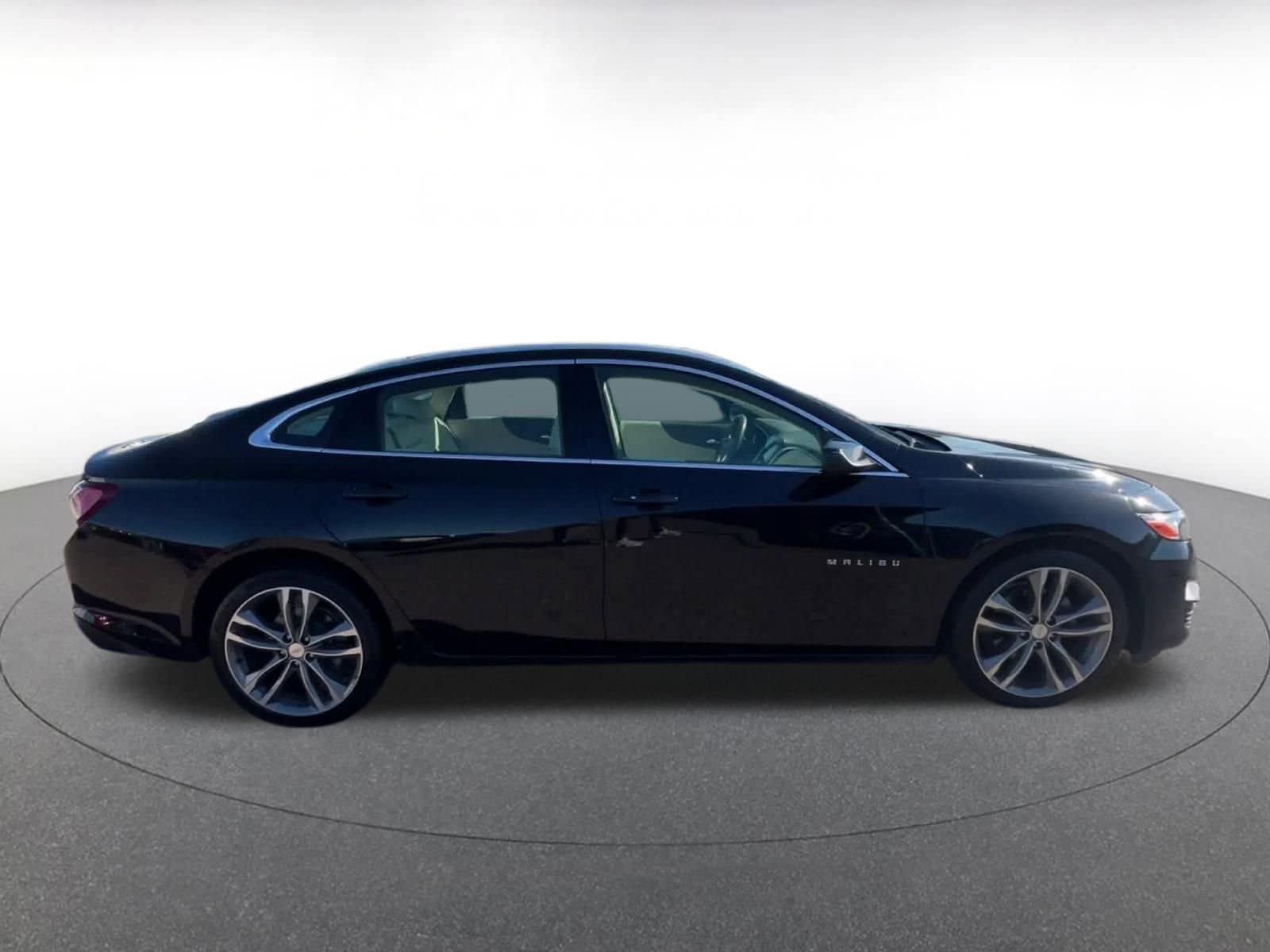 Thumbnail: 2024 Chevrolet Malibu - 15