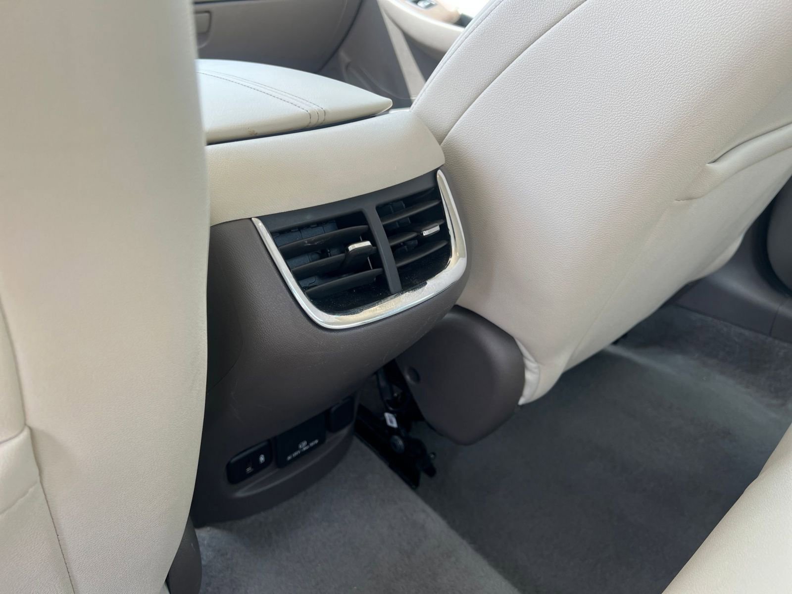 Thumbnail: 2024 Chevrolet Malibu - 24