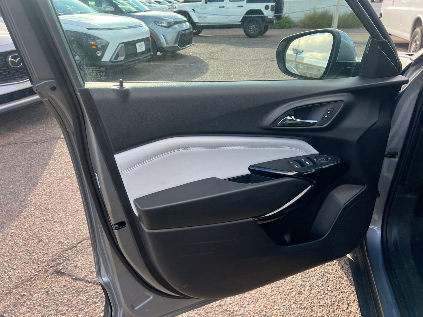 Thumbnail: 2025 Chevrolet Trax - 18