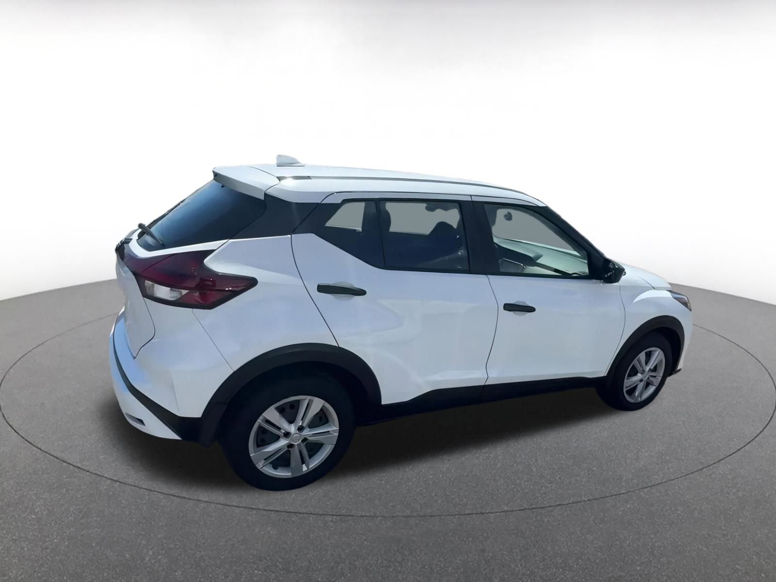 2024 Nissan Kicks S 15