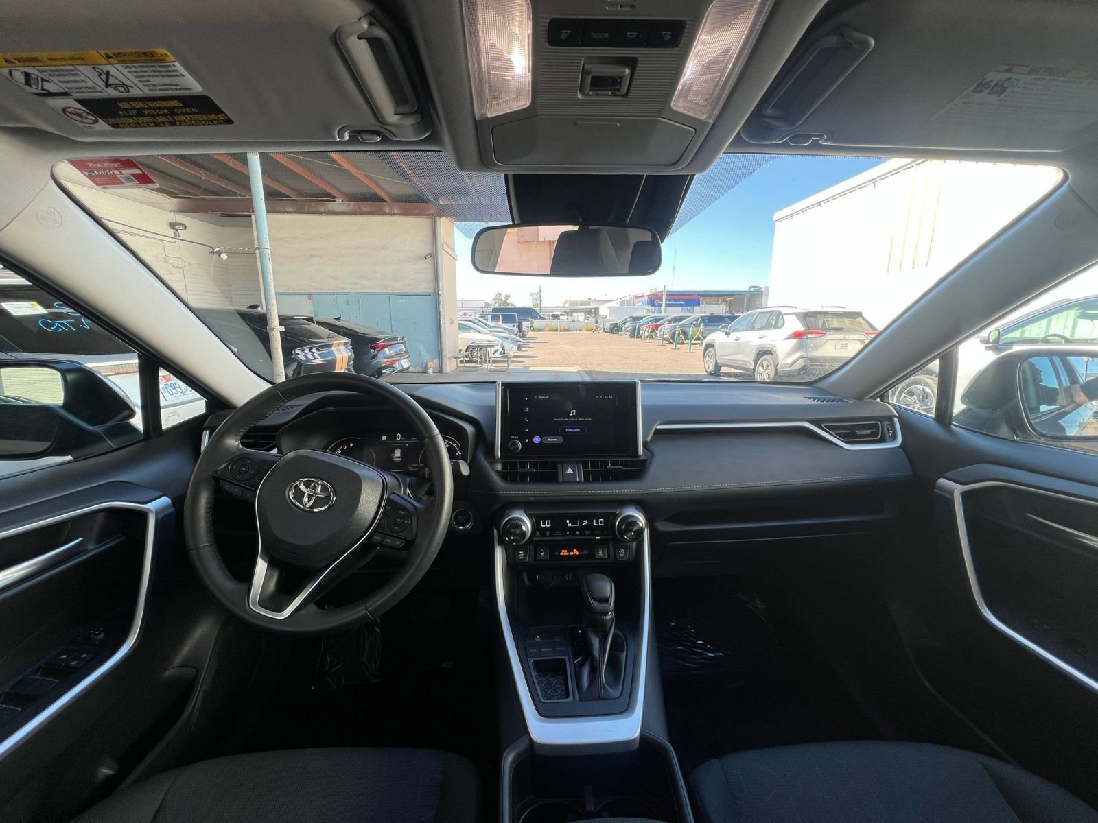 Thumbnail: 2025 Toyota RAV4 - 33