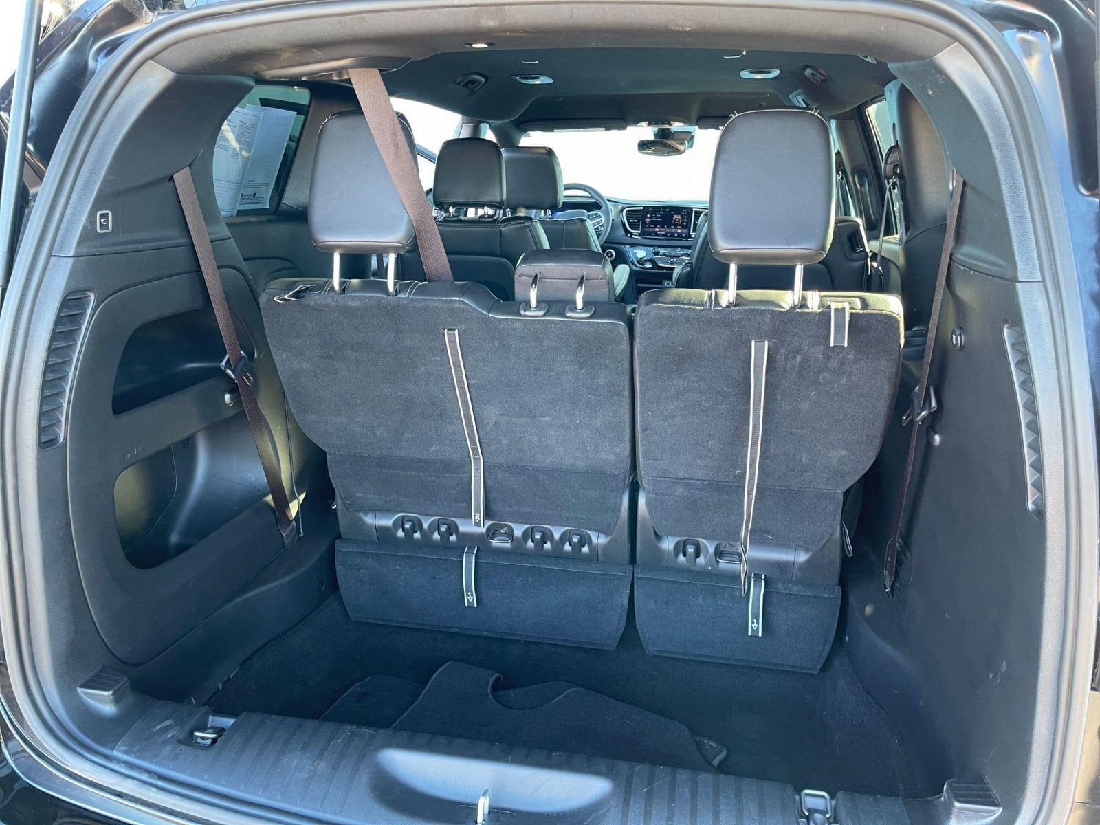 Thumbnail: 2025 Chrysler Pacifica - 32