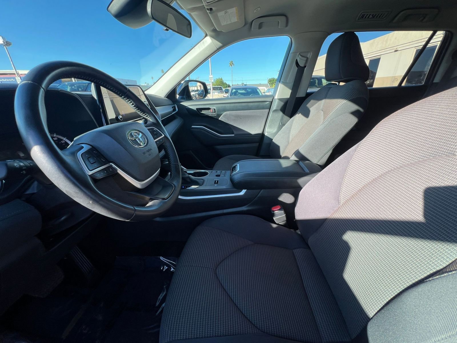 Thumbnail: 2025 Toyota Highlander - 29