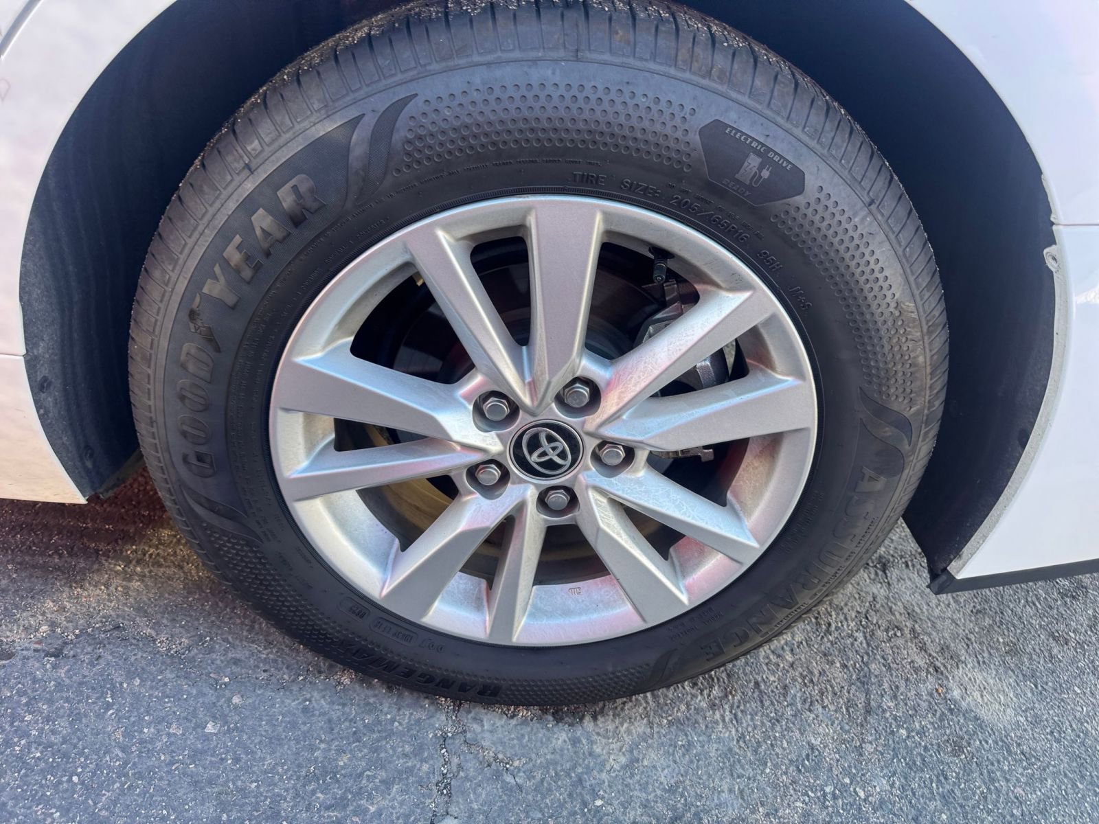 Thumbnail: 2025 Toyota Camry - 28