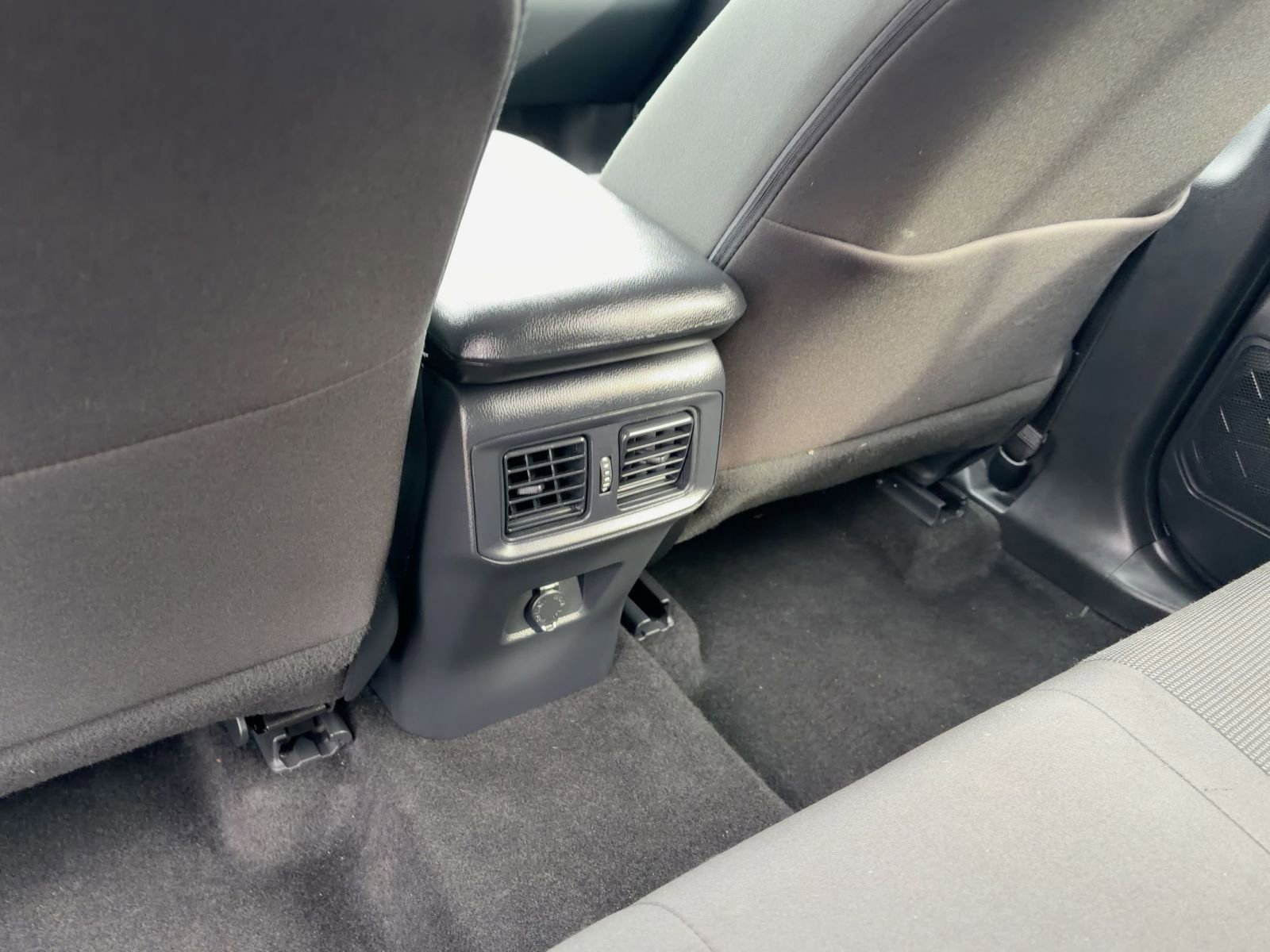 Thumbnail: 2025 Toyota RAV4 - 17