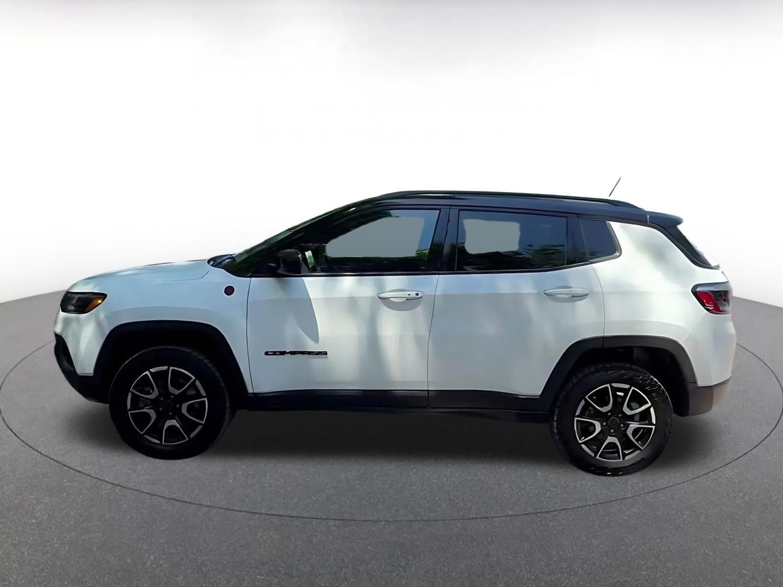 Thumbnail: 2025 Jeep Compass - 9