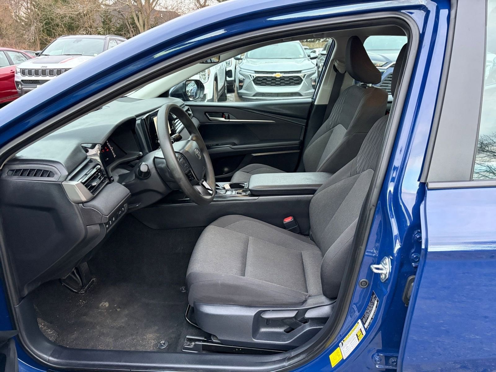 Thumbnail: 2025 Toyota Camry - 25