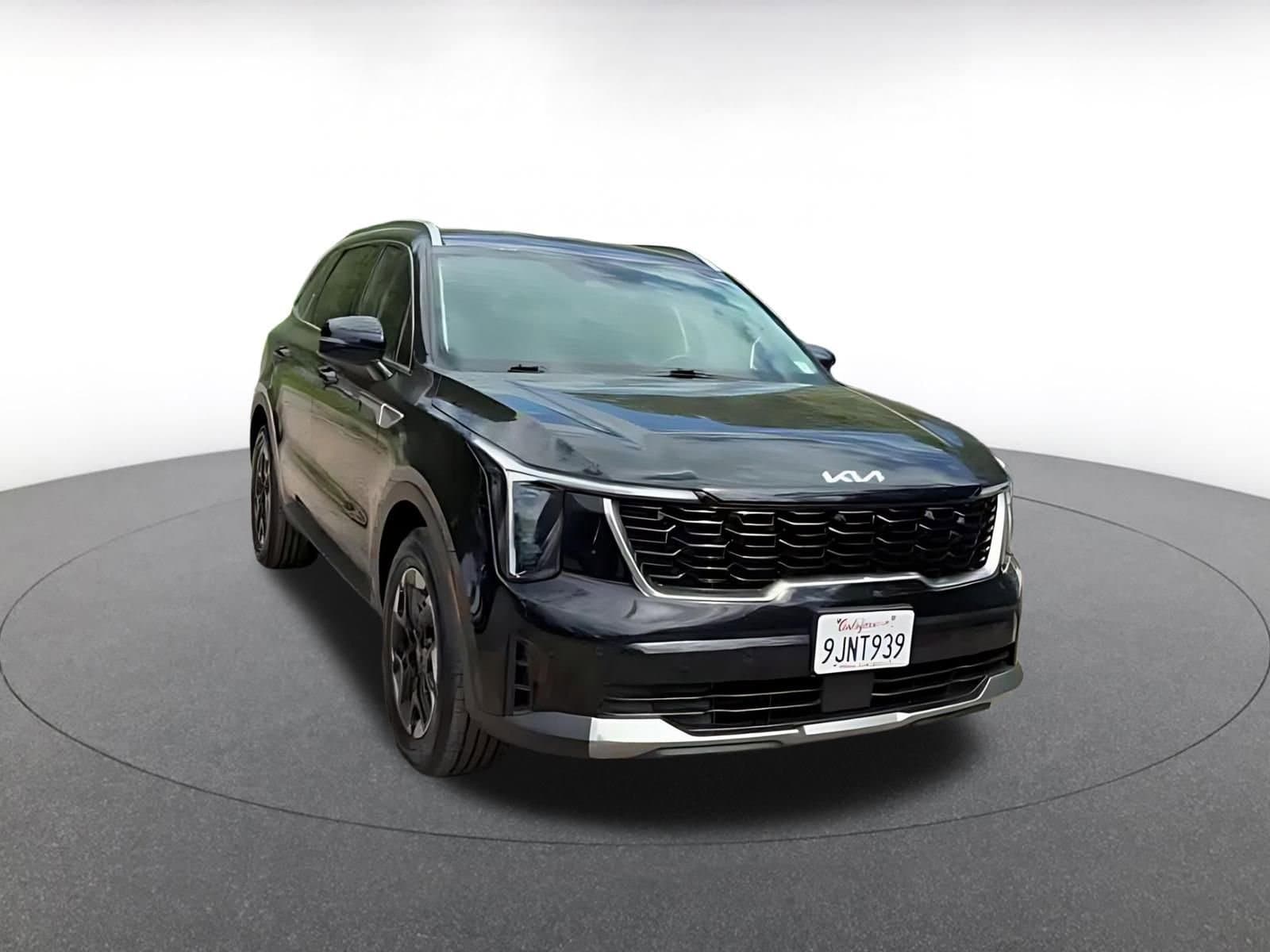 Thumbnail: 2024 Kia Sorento - 3