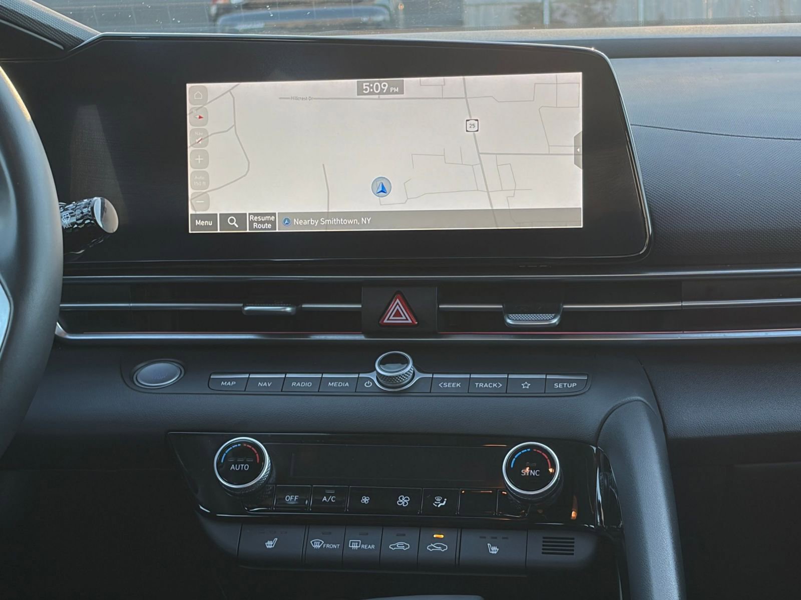 Thumbnail: 2025 Hyundai Elantra - 17