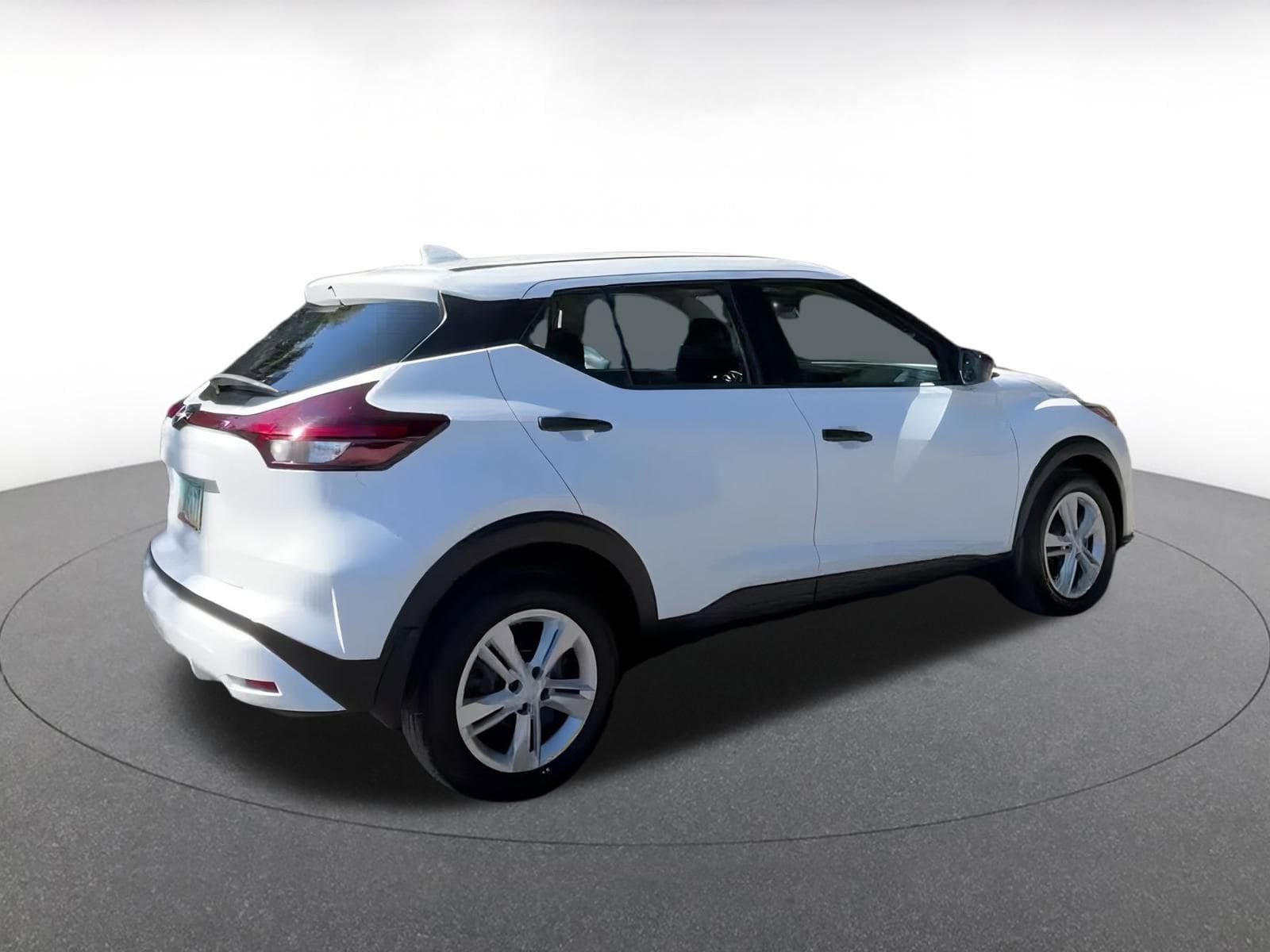 Thumbnail: 2024 Nissan Kicks - 12