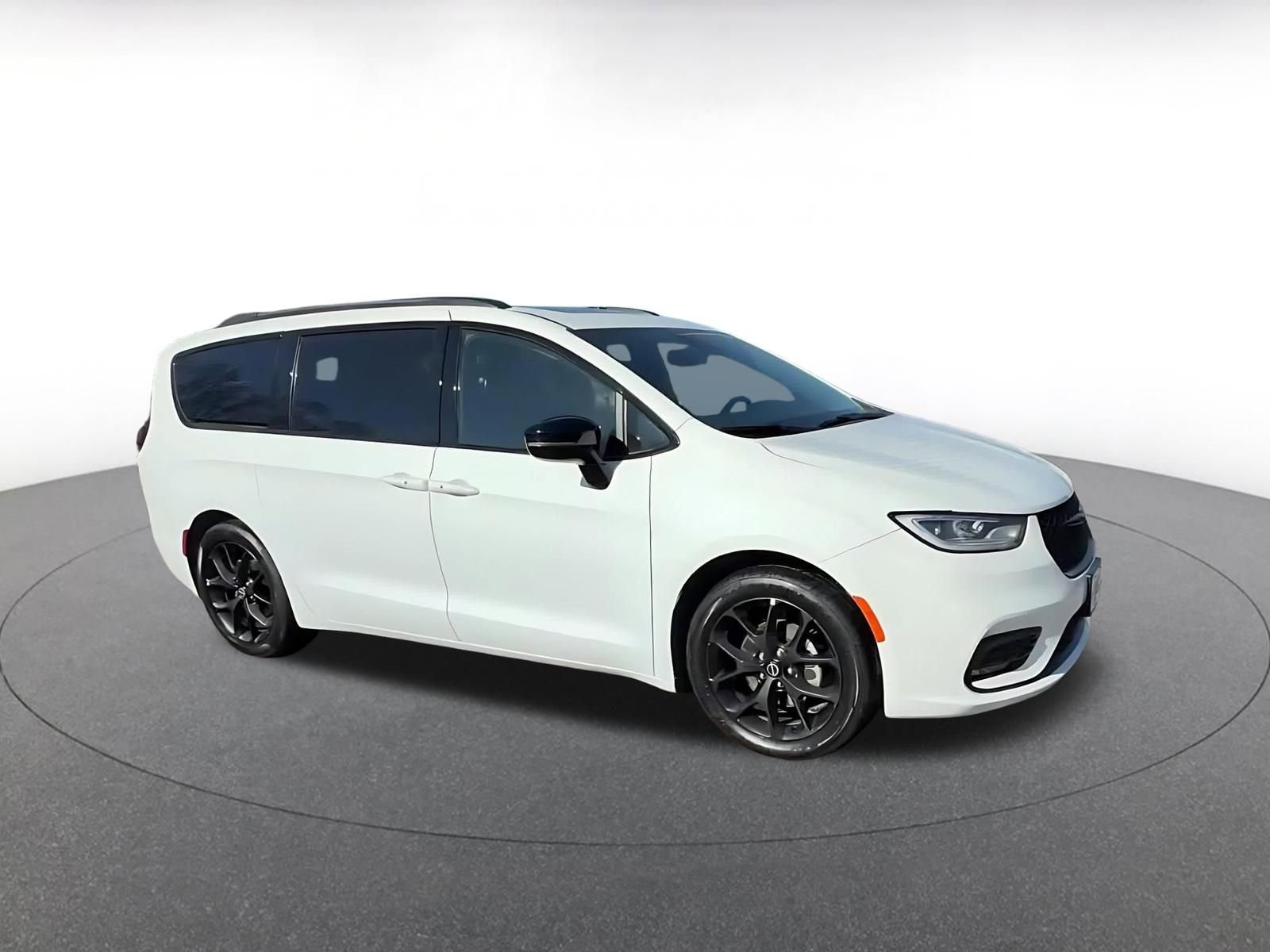 Thumbnail: 2025 Chrysler Pacifica - 2