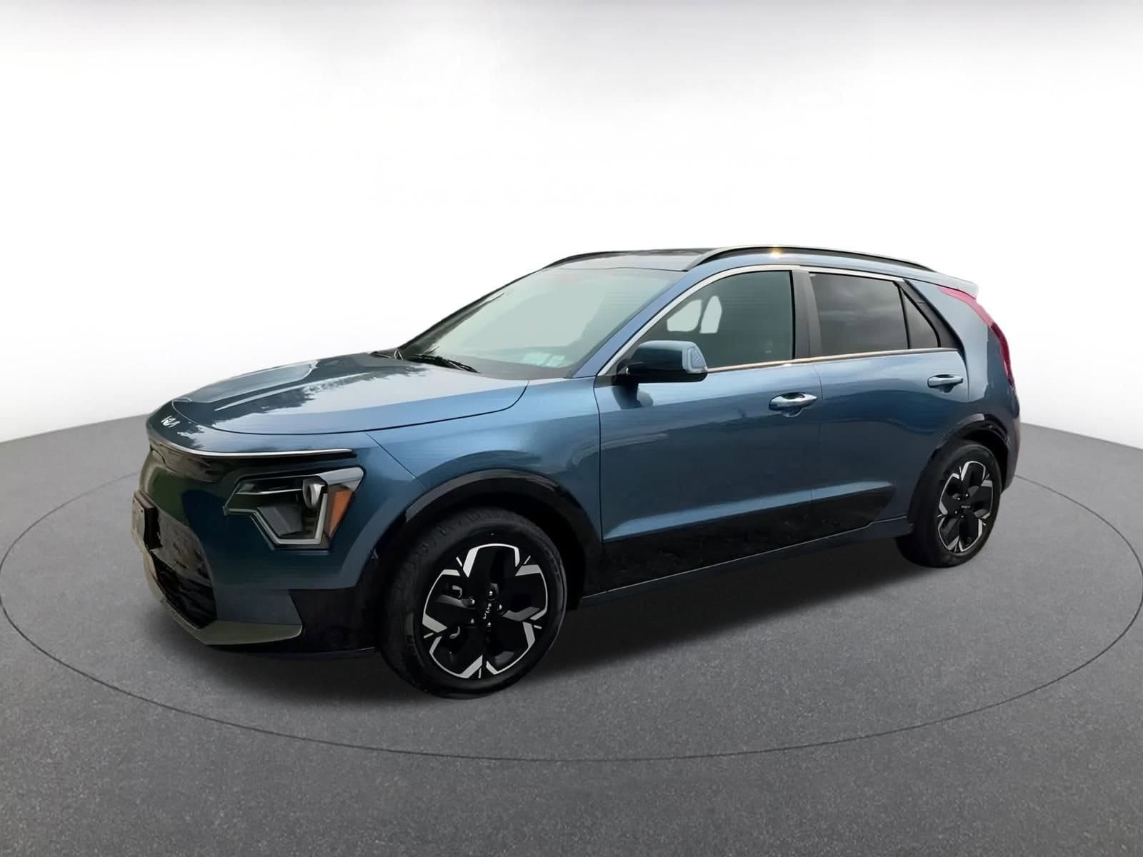 Thumbnail: 2023 Kia Niro - 7