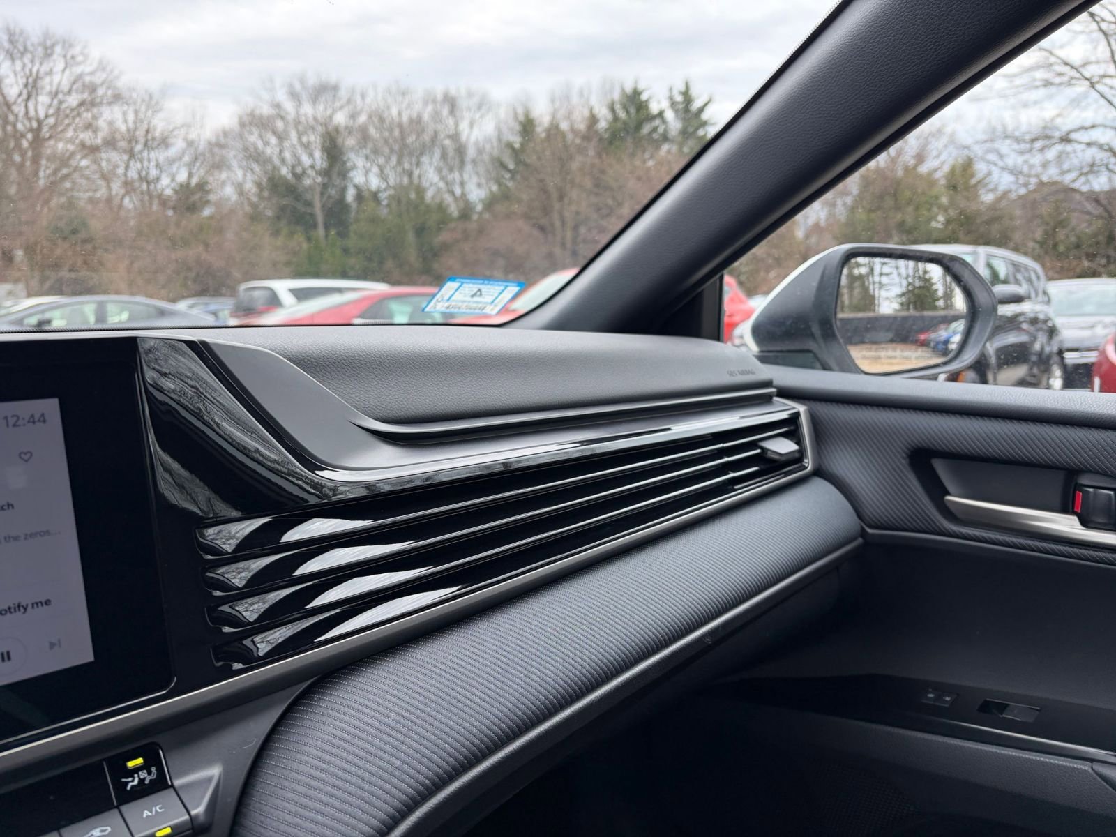 Thumbnail: 2025 Toyota Camry - 34