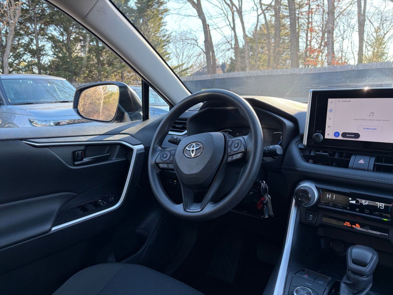 Thumbnail: 2025 Toyota RAV4 - 33