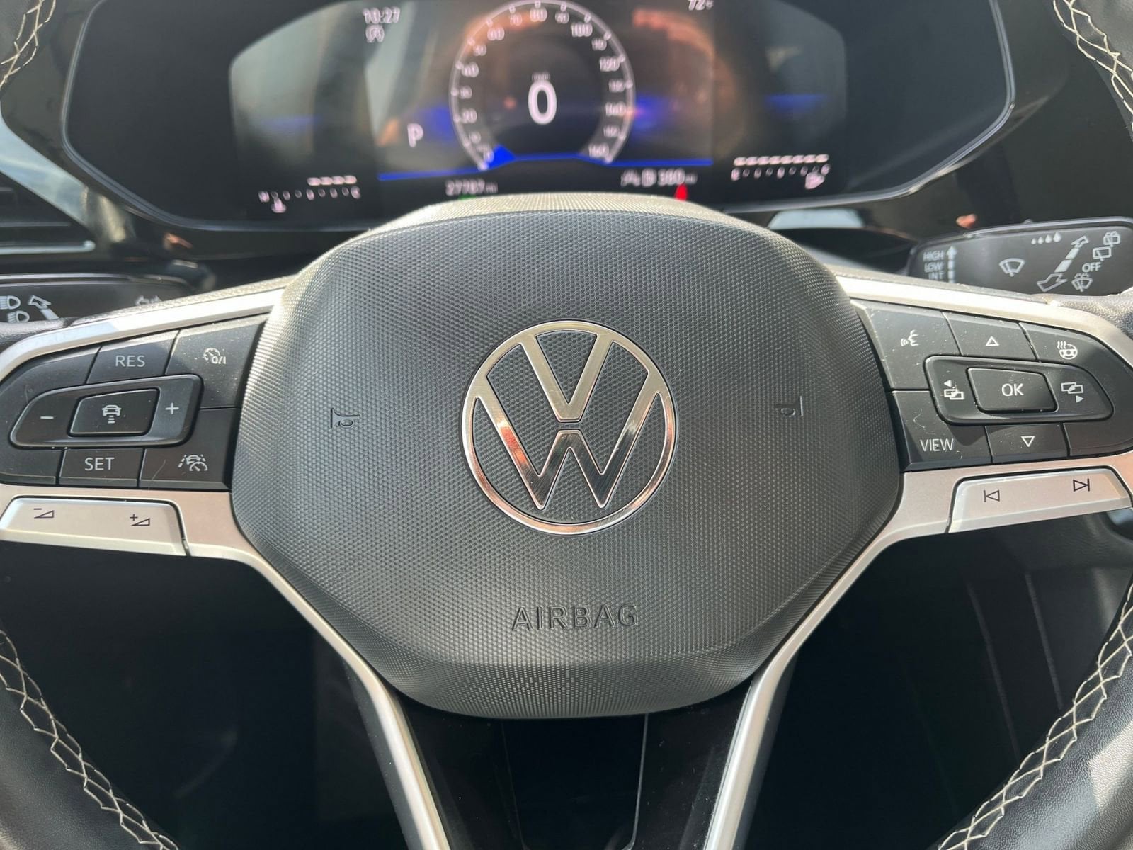 Thumbnail: 2024 Volkswagen Taos - 25