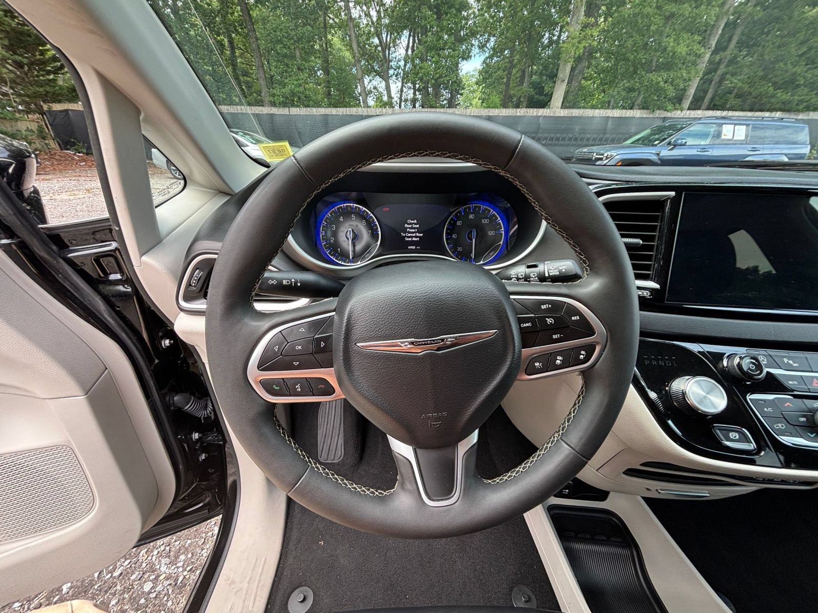 Thumbnail: 2024 Chrysler Pacifica - 29