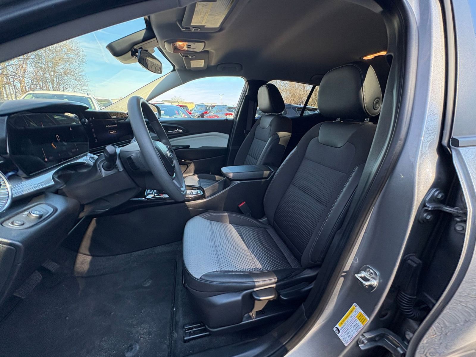 Thumbnail: 2025 Chevrolet Trax - 22