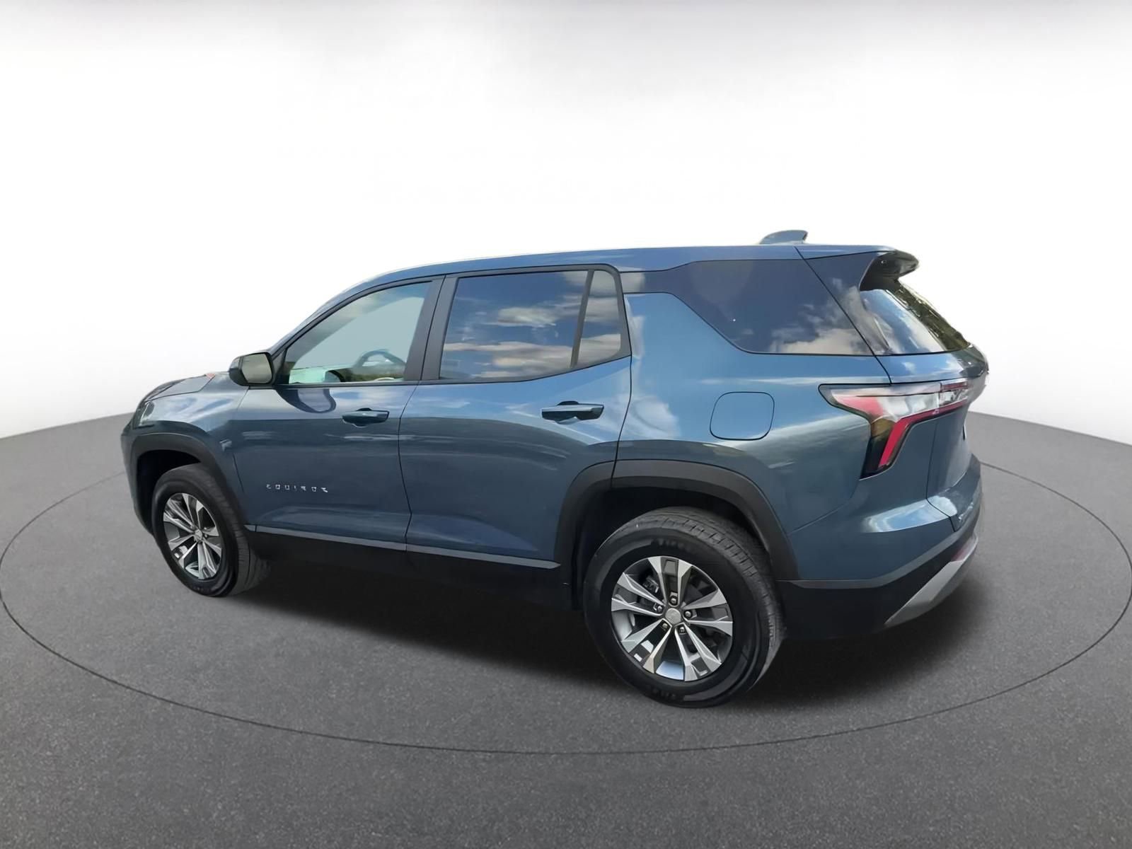 Thumbnail: 2025 Chevrolet Equinox - 10