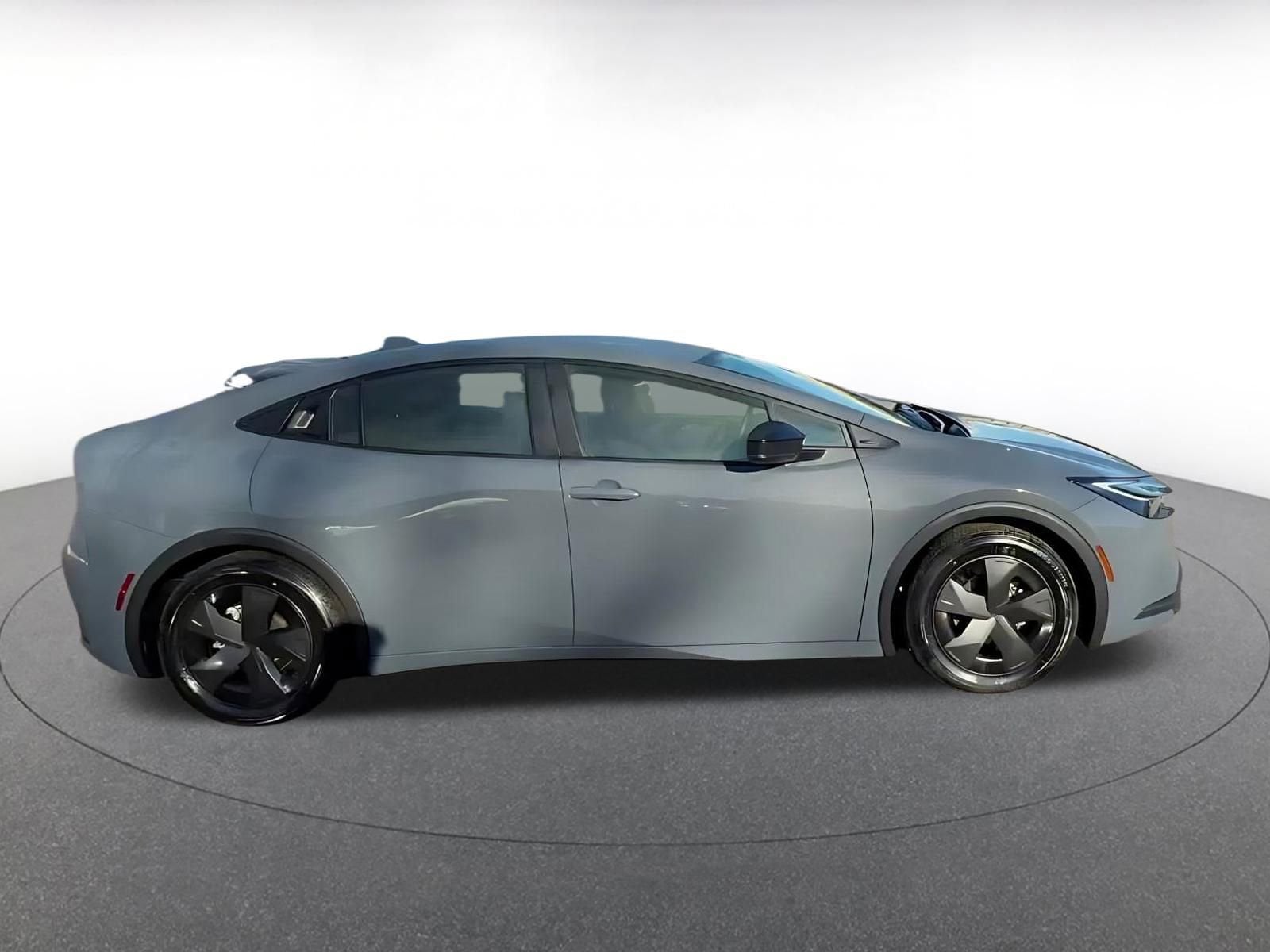 Thumbnail: 2025 Toyota Prius - 16